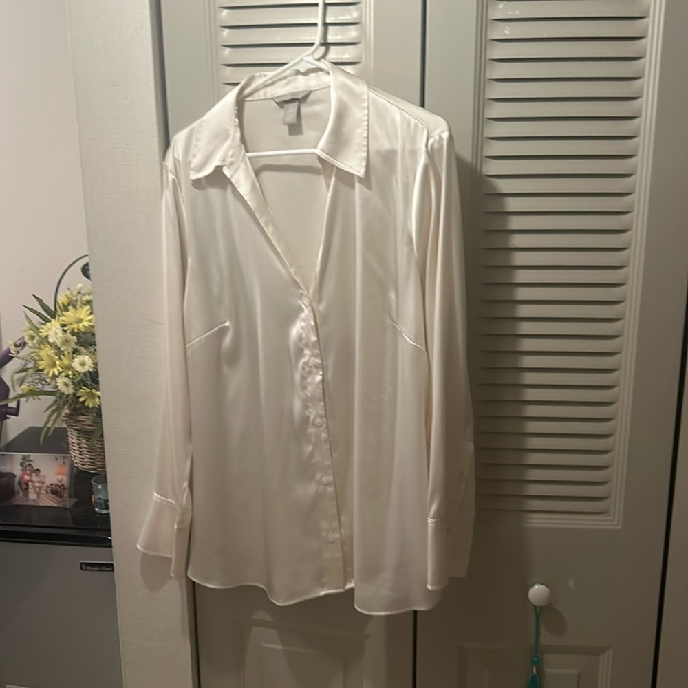 H&M Satin Button Down Shirt.  Long Sleeve.  Size XL Off White.